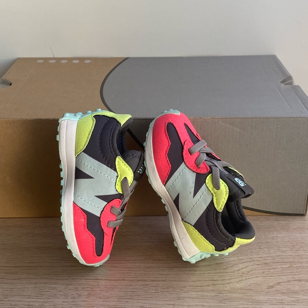 New Balance 327 Toddler Sneakers - SZ 4 C - Picture 14 of 16